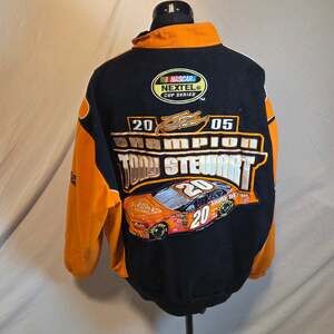 Chase Authentics Tony Stewart 2005 Champion NASCAR Home Depot Jacket 2XL